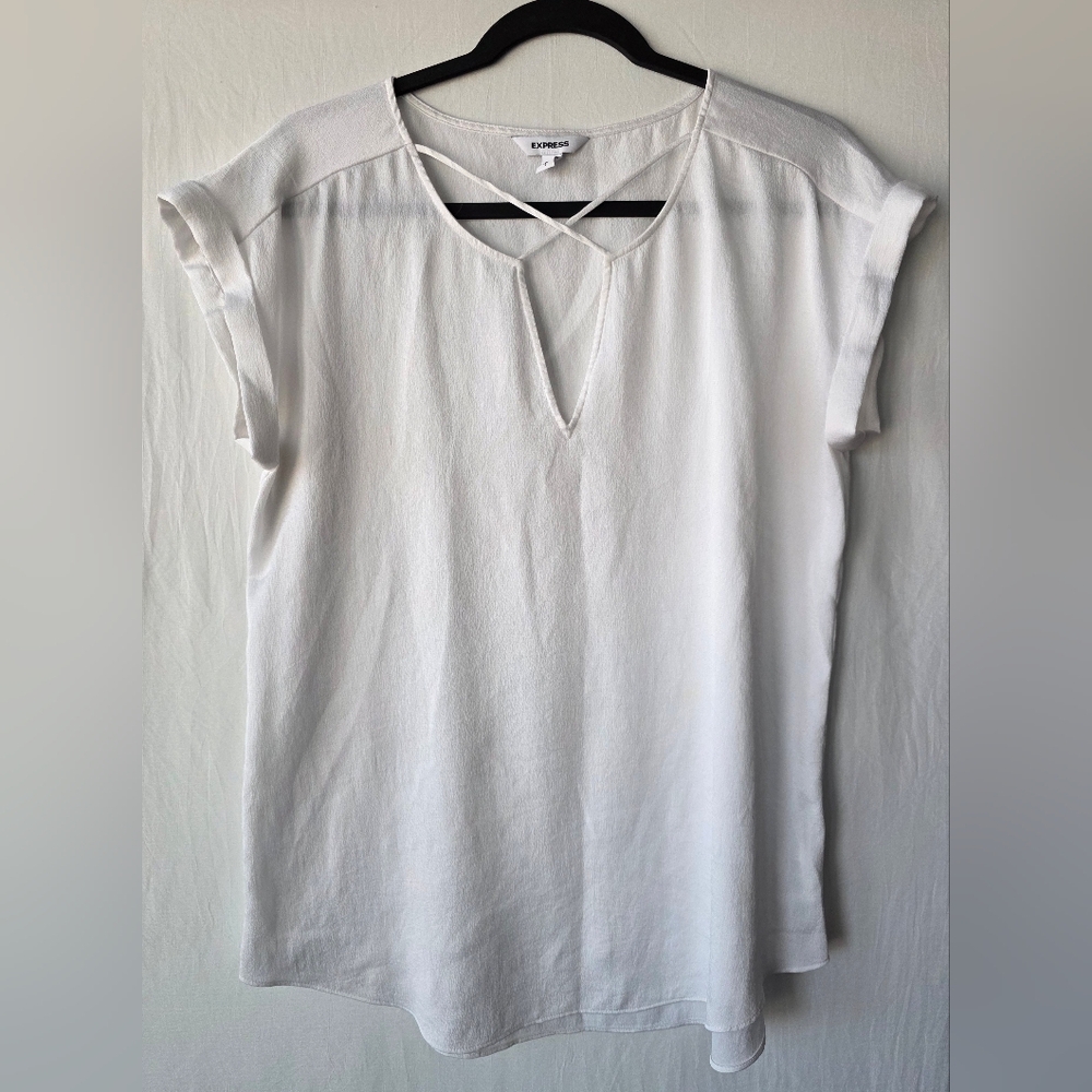 Express White Crisscross V-Neck Blouse Minimalist Chic Quiet Luxury Clean Girl